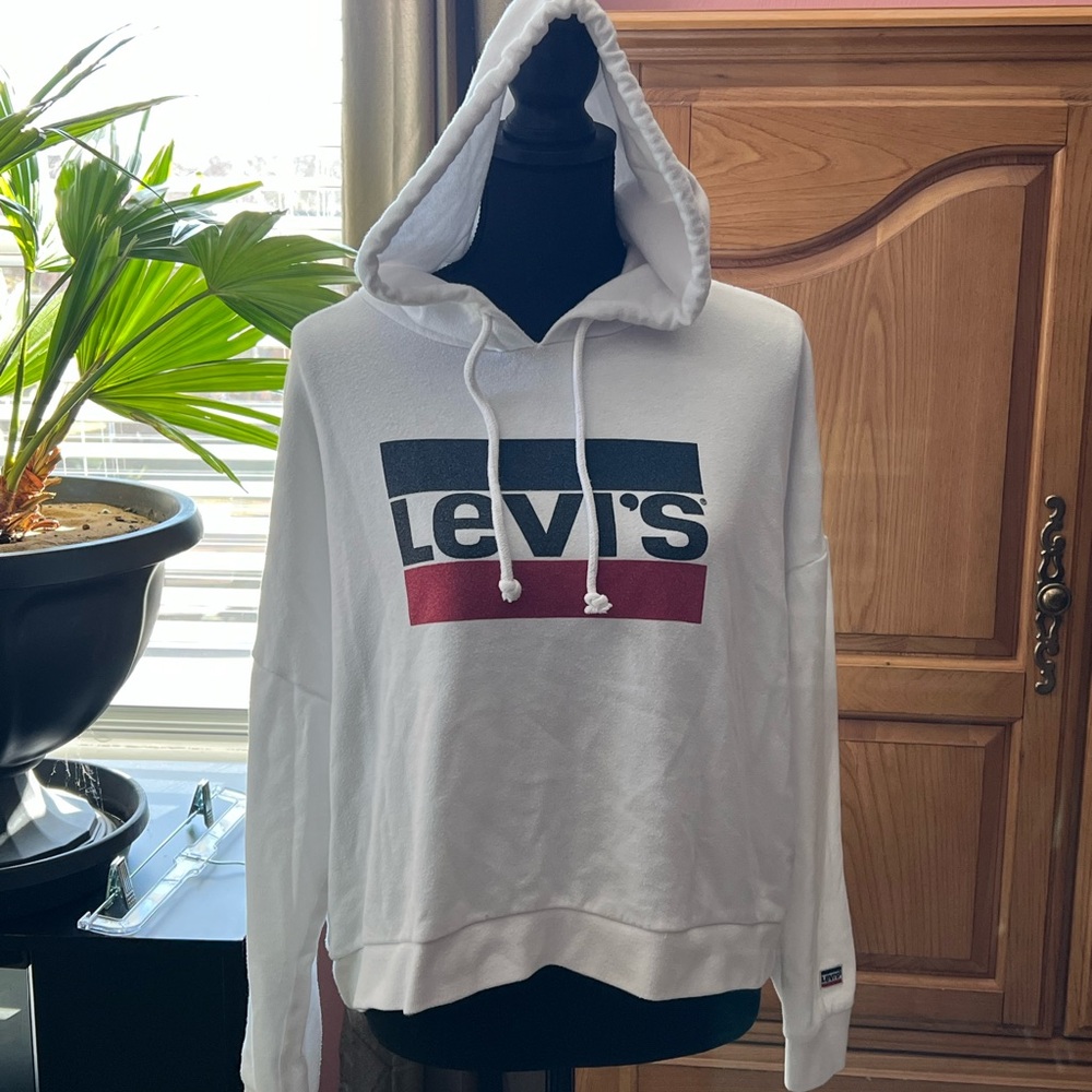 Levi’s Cropped Hoodie